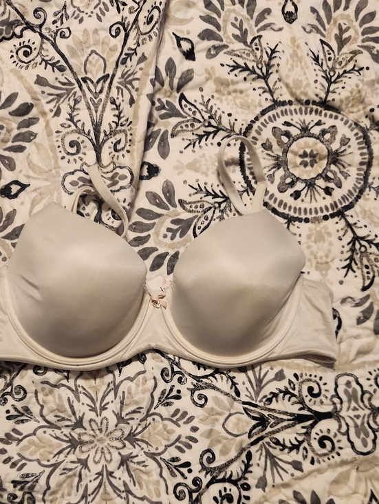 Other - Victoria's Secret Body By Victoria Lined Demi Bra